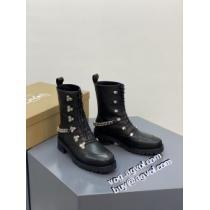 2026秋冬 クリスチャンルブタン Christian Louboutin ショートブーツ クリスチャンルブタンブランド コピー 存在感のある 極上シューズ レースアップシューズ