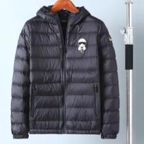 今買い◎得 2025秋冬 フェンディブランド 偽物 通販 フェンディ FENDI ライトダウンジャケット アウトドアに着用 雨の時期にも活躍