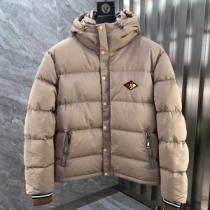 2026秋冬 早くも完売している バーバリー BURBERRY ダウンジャケット メンズ 保温性を発揮する バーバリースーパーコピー 激安 数に限りがある