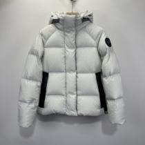 カナダグースコピーブランド 2026秋冬 今一番HOTな新品 肌寒い季節に欠かせない カナダグース Canada Goose ダウンジャケット 防寒具としての機能もバッチリ