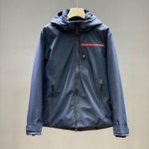 2026秋冬 機能性も備えたアイテム プラダ PRADA ブルゾン 中わたジャケット プラダブランド 偽物 通販 防寒機能ある