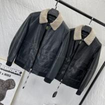 高級感を引き立てる アルマーニスーパーコピー チノパン 狙える優秀アイテム 2026秋冬 アルマーニ ARMANI 革ジャケット 2色可選 着心地 の良い
