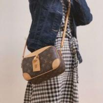 2色可選 ルイ ヴィトンスーパーコピー 人気ブランド 2026秋冬 ルイ ヴィトン LOUIS VUITTON 斜め掛けバッグ ボルトポケット付 高級感を備えている.49.