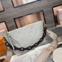 売れ筋のいい コスパ最高のプライス ルイ ヴィトンコピーブランド 2色可選 2026秋冬 ルイ ヴィトン LOUIS VUITTON 斜め掛けバッグ ムダな装飾を排したデザイン.49.
