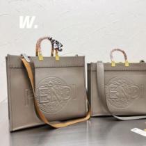 高級本革 フェンディブランド コピー 2026秋冬 フェンディ FENDI ハンドバッグ 抜群な楽チン感ある大定番 4色可選 ショルダーベルト付.150.