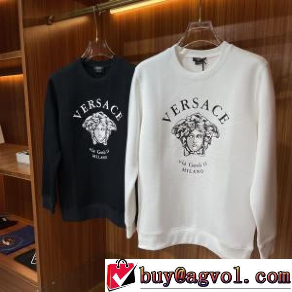 ジップパーカー 極上の着心地 2026早春 ヴェルサーチVERSACE プルオーバーパーカー 2色可選 秋の定番 ロゴパーカー ヴェルサーチブランド コピー