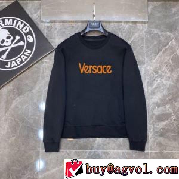 2026新作 VERSACE プルオーバーパーカー 2色可選 お洒落に魅せる ロゴパーカー 程よい厚み 存在感のある ヴェルサーチブランド 偽物 通販