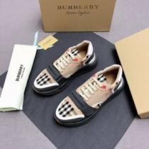秋のお出かけに最適 バーバリー BURBERRY 足馴染みのいい ランニングシューズ 2色可選 バーバリーコピーブランド 2026秋冬 ギンガム 大人 トレンド