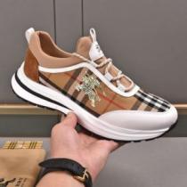 バーバリー BURBERRY 3色可選 リゾートスタイル 着心地抜群 カジュアルシューズ 軽い履き心地 バーバリーブランドスーパーコピー 2026秋冬 コスパ最高のプライス