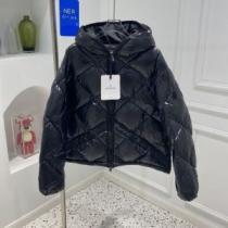 モンクレール MONCLER 希少価値大！ダウンジャケット モンクレールブランド 偽物 通販 2025新作 ダウンフェザーを使用した ワンランク上のアウターウエア