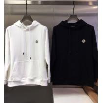 2026新作 モンクレールブランド コピー モンクレール MONCLER 抜群な楽チン感ある大定番 パーカー オリジナルプリント 2色可選 アウトドア系 