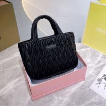 2026秋冬 5色可選 ファスナーポケット付 ミュウミュウ MIUMIU ハンドバッグ ショルダーベルト付 高級感ある ミュウミュウスーパーコピー .43..43.