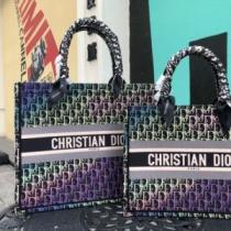 ディオール偽物ブランド 収納力のよい ビジネスケース 2026秋冬 ディオール DIOR 人目を惹くデザイン メインルーム キャリア女性のお悩み解決 .58.