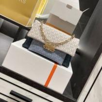 2026秋冬 3色可選 綺麗に決まるフォルム！マイケルコース スーツにぴったり モノグラム Michael Kors ショルダーバッグ ファスナーポケット付.74.