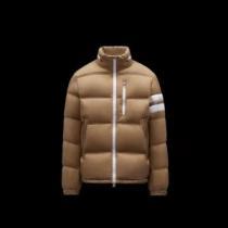 2026秋冬 モンクレール MONCLER ダウンジャケット モンクレールブランド 偽物 通販 高品質 人気 快適な着心地をキープ 厳しい寒さに耐える