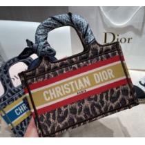 ファッション 人気 3色可選 ディオールコピー 2026秋冬 ディオール DIOR 活躍のバッグ ハンドバッグ 収納力のよい 気軽に持てる メインルーム.58.