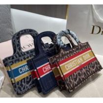 ファッション 人気 3色可選 ディオールコピー 2026秋冬 ディオール DIOR 活躍のバッグ ハンドバッグ 収納力のよい 気軽に持てる メインルーム.58.