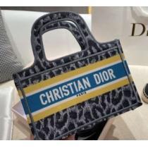 ファッション 人気 3色可選 ディオールコピー 2026秋冬 ディオール DIOR 活躍のバッグ ハンドバッグ 収納力のよい 気軽に持てる メインルーム.58.