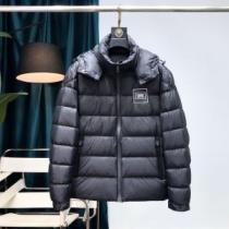 バーバリー BURBERRY フィルパワーの高い 2026秋冬 バーバリー偽物ブランド フードづき 長く愛用できる ダウンジャケット メンズ 落ち着いた感覚