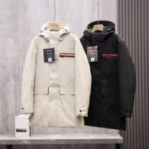 極上の着心地 ロングコート 着心地 の良い プラダ PRADA 2026秋冬 プラダスーパーコピー 2色可選 ダウンプレミアムダウンジャケット 大人っぼい  フードづき
