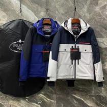 軽量ダウンジャケット 2026秋冬 アグレッシブな行動を支える デザイン性の高い プラダ PRADA プラダコピー ブランド 2色可選