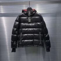 ライトダウンジャケット 着心地 の良い モンクレール MONCLER アグレッシブな行動を支える スタイリッシュな印象 モンクレールコピー ブランド 2026秋冬