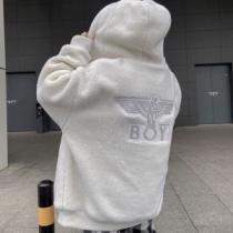 ボーイロンドン BOY LONDON 人目を惹くデザイン 可愛い見た目 ジャケット 2色可選 ボーイロンドンコピー 2026早春 ロングコート