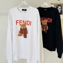 2色可選 おしゃれさ抜群パーカ フェンディブランドコピー プリントパーカ 人気新品★超特価★ 2026早春 フェンディ プルオーバーパーカー ジップパーカー 