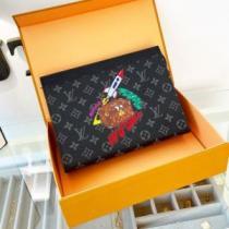 ルイ ヴィトンスーパーコピー 争奪戦必至 シンプル＋多機能 2026早春 ルイ ヴィトン LOUIS VUITTON セカンドバッグ 高級本革.49.