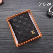 2025新作 ルイ ヴィトンスーパーコピー ルイ ヴィトン LOUIS VUITTON 二つ折り財布 洗練を十分に演出する 爆買いセール 多機能.153.