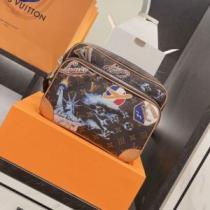 耐久性 おしゃれに絶大な人気の 2026早春 ルイ ヴィトンブランド 偽物 通販 ルイ ヴィトン LOUIS VUITTON 斜め掛けバッグ 3色可選 気軽に持てる.45.
