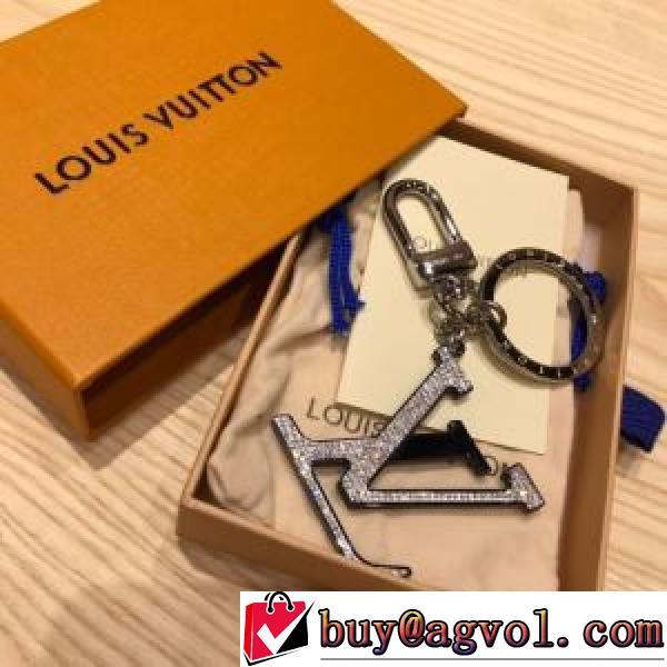 豪華 ダイヤ級の輝き ダイヤ級の輝き ルイ ヴィトンブランドコピー 2026新作 ルイ ヴィトン LOUIS VUITTON キーホルダー イニシャル