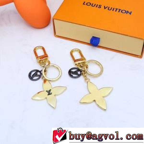 ルイ ヴィトンブランド コピー キーホルダー 四角 コンビカラー 大好評 2026新作 ルイ ヴィトン LOUIS VUITTON