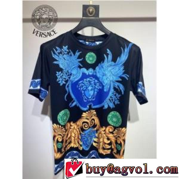 気軽にカジュアルに使える ヴェルサーチVERSACE 乾きやすい Tシャツ 2026新作 レジャー ヴェルサーチコピー ブランド 豊富なサイズ