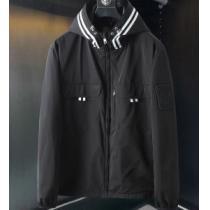 2色可選 フード付きコート モンクレール ムダな装飾を排したデザイン MONCLERブランド 偽物 通販 2026秋冬 ダスター コート