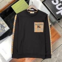 バーバリーコピー 定番のアイテム 2025新作 バーバリー BURBERRY プルオーバーパーカー 2色可選 ロゴパーカー 風合いの出る