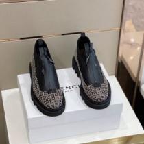紐なし 2026新作 ジバンシィブランド 偽物 通販 ジバンシー GIVENCHY シューズ 優美なお出かけスタイル 極上シューズ 2色可選