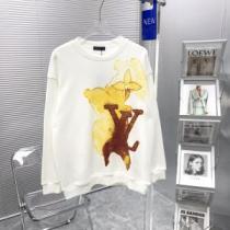 大好評 男女兼用 プリントパーカ プルオーバーパーカー 2026新作 ルイ ヴィトン LOUIS VUITTON 柔軟 3色可選 上品な輝きを放つ形 ルイ ヴィトンスーパーコピー