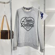 2026新作 ルイ ヴィトン LOUIS VUITTON プルオーバーパーカー ゆったりとしたサイズ感 ルイ ヴィトン偽物ブランド 定番無地パーカー アウトドア系 セール中