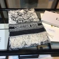 完成度の高い逸品 ディオールスーパーコピー 刺繍マフラー ディオール DIOR 大判ストール 3色可選 マフラー 両端はフリンジ仕上げ クラシック 2026新作