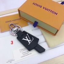 ルイ ヴィトンコピー アンティーク調 キーホルダー 高級本革 2026新作 ルイ ヴィトン LOUIS VUITTON 3色可選 大絶賛の履き心地!