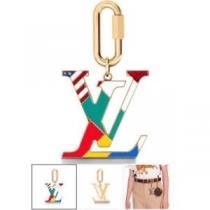 2026新作 ルイ ヴィトン LOUIS VUITTON キーホルダー 透明感のある美しさ チャーム 人気ブランド ルイ ヴィトンブランド 偽物 通販
