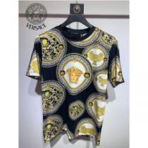 クールビズ ヴェルサーチブランド 偽物 通販 ヴェルサーチVERSACE ラウンドネック 半袖Tシャツ 2026新作 着心地抜群 プリント