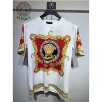 ヴェルサーチVERSACE 海外セレブ愛用 2026新作 ヴェルサーチコピーブランド 半袖Tシャツ オリジナル 乾きやすい カラーラインナップ