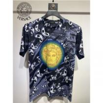 ヴェルサーチブランドスーパーコピー 半袖Tシャツ 2026新作 オリジナル 高品質 人気 カッコいい印象を付ける
