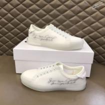 新作入荷2026 高級感あるGIVENCHYブランドスーパーコピー スニーカー 軽い履き心地 ジバンシースーパーコピー