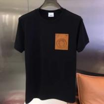 お洒落に魅せる 2026春夏 半袖Tシャツ 主役になる存在感 バーバリーコピー ブランド 優しいフィット感