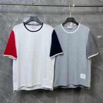 ラックスした雰囲気 お洒落な存在感  2026春夏 ラウンドネック 半袖Tシャツ トムブラウンスーパーコピー 肌に馴染みやすい 2色可選