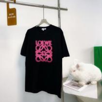 特別人気感謝SALE ロエベスーパーコピー 激安 プリント 半袖Tシャツ 吸汗性に優れ 2026春夏 乾きやすい