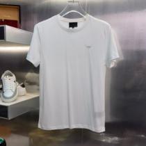 シンプル 吸汗性に優れ 2026春夏 半袖Tシャツ 自然な肌触り 3色可選 PRADAブランドスーパーコピー 雑誌掲載アイテム